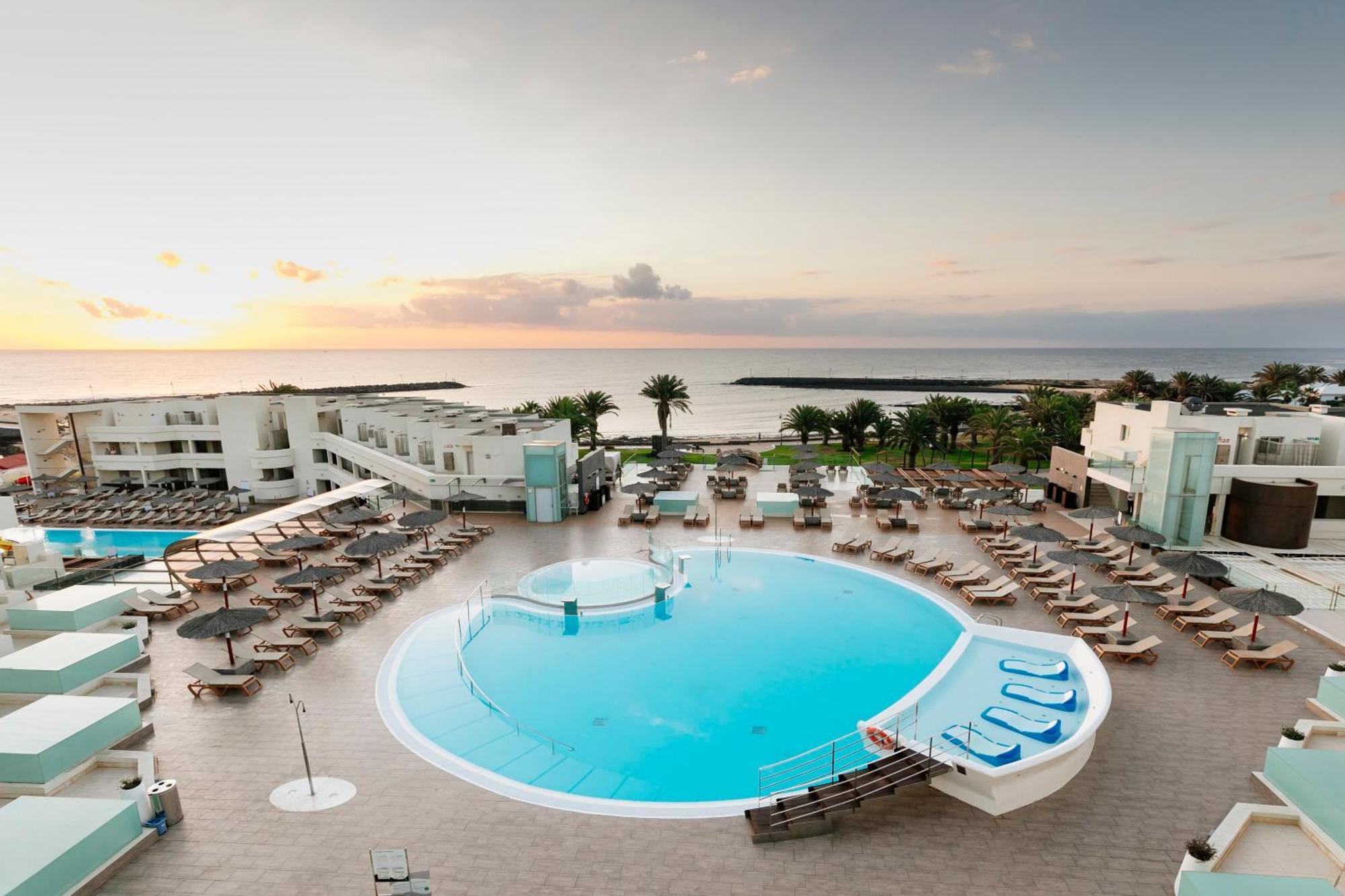 Hd Beach Resort กอสตา เตกีสเซ ภายนอก รูปภาพ
